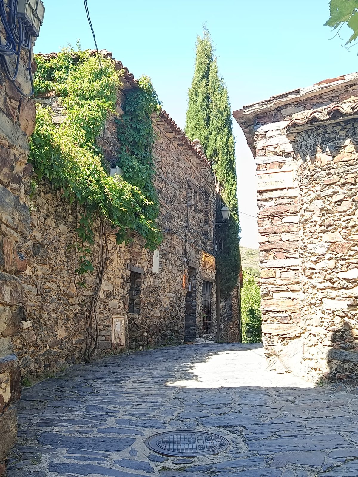 Acceder a Patones de Arriba 4 Fachada restaurante El Origen Patones de Arriba