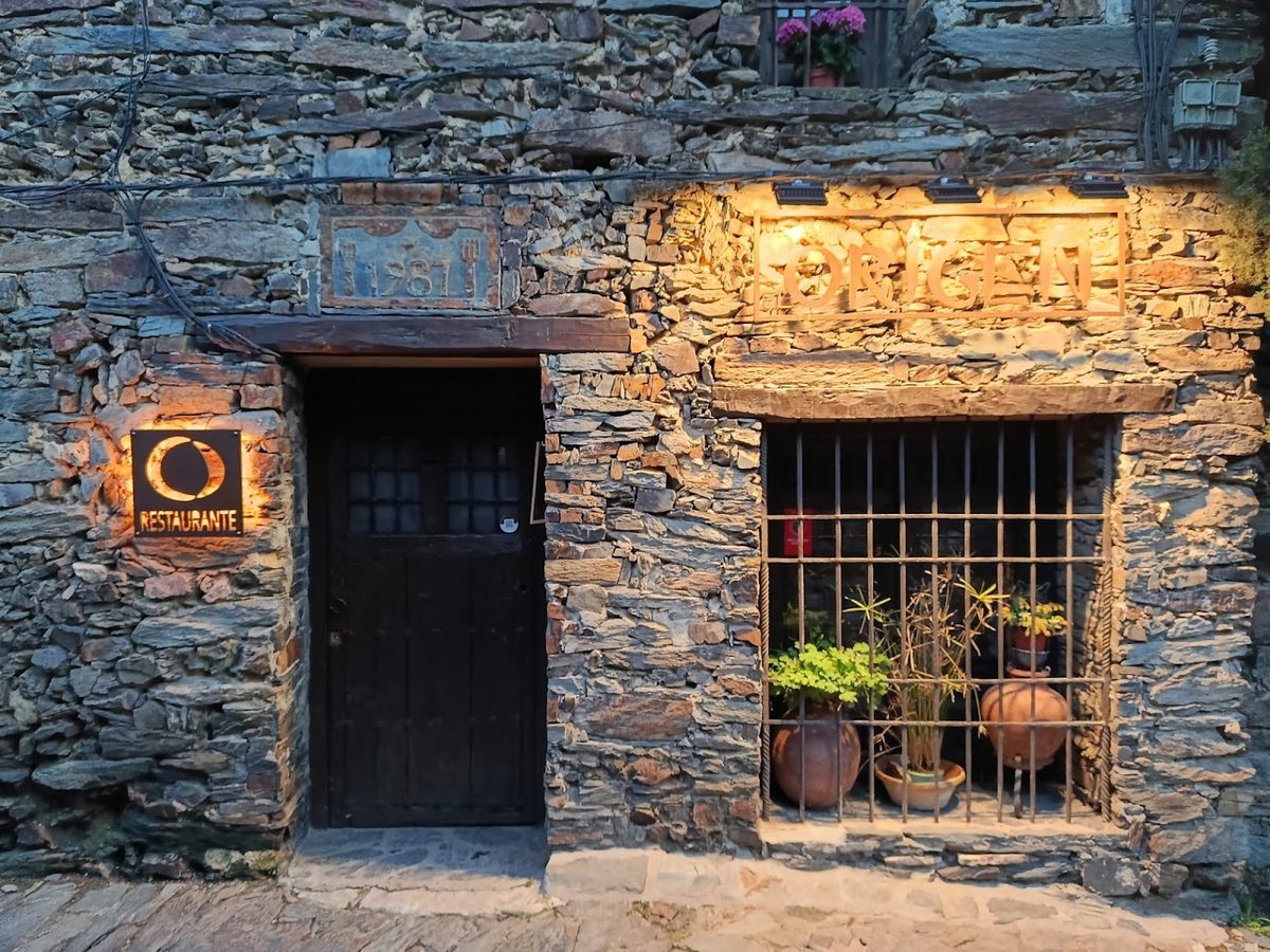Acceder a Patones de Arriba 1 Fachada del restaurante El Origen Patones de Arriba